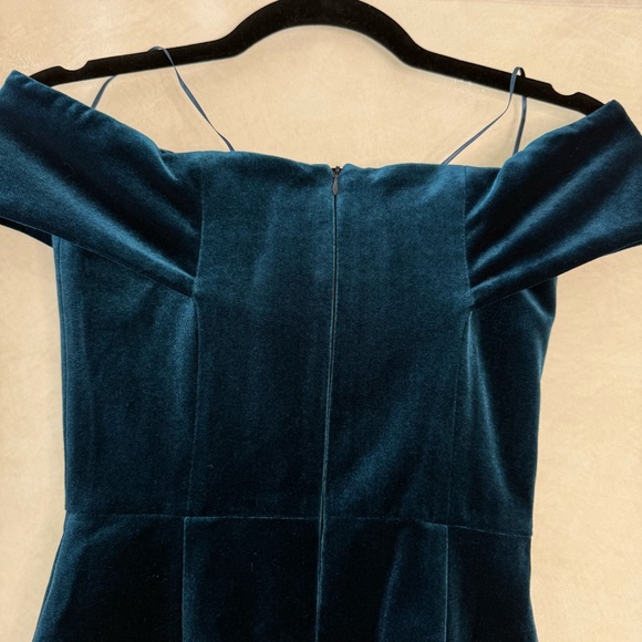 NWT Nicholas Off Shoulder Velvet Mini Dress - Picture 7 of 9